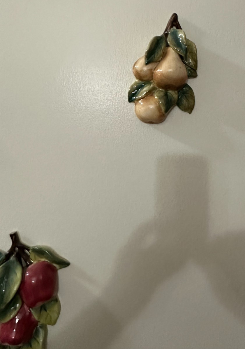 Home Interiors Set of 3 Ceramic Multicolor Fruit Wall Plaques Apple Pear Grapes