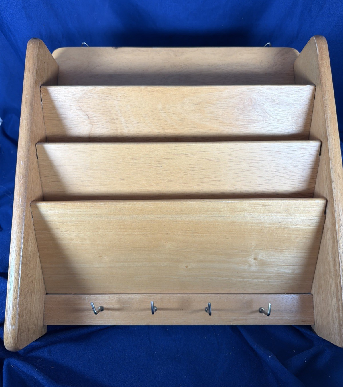 Wood Wall Mounted Mail Organizer 3 Slots 4 Key Hooks 11.75X12.5” Furio VTG