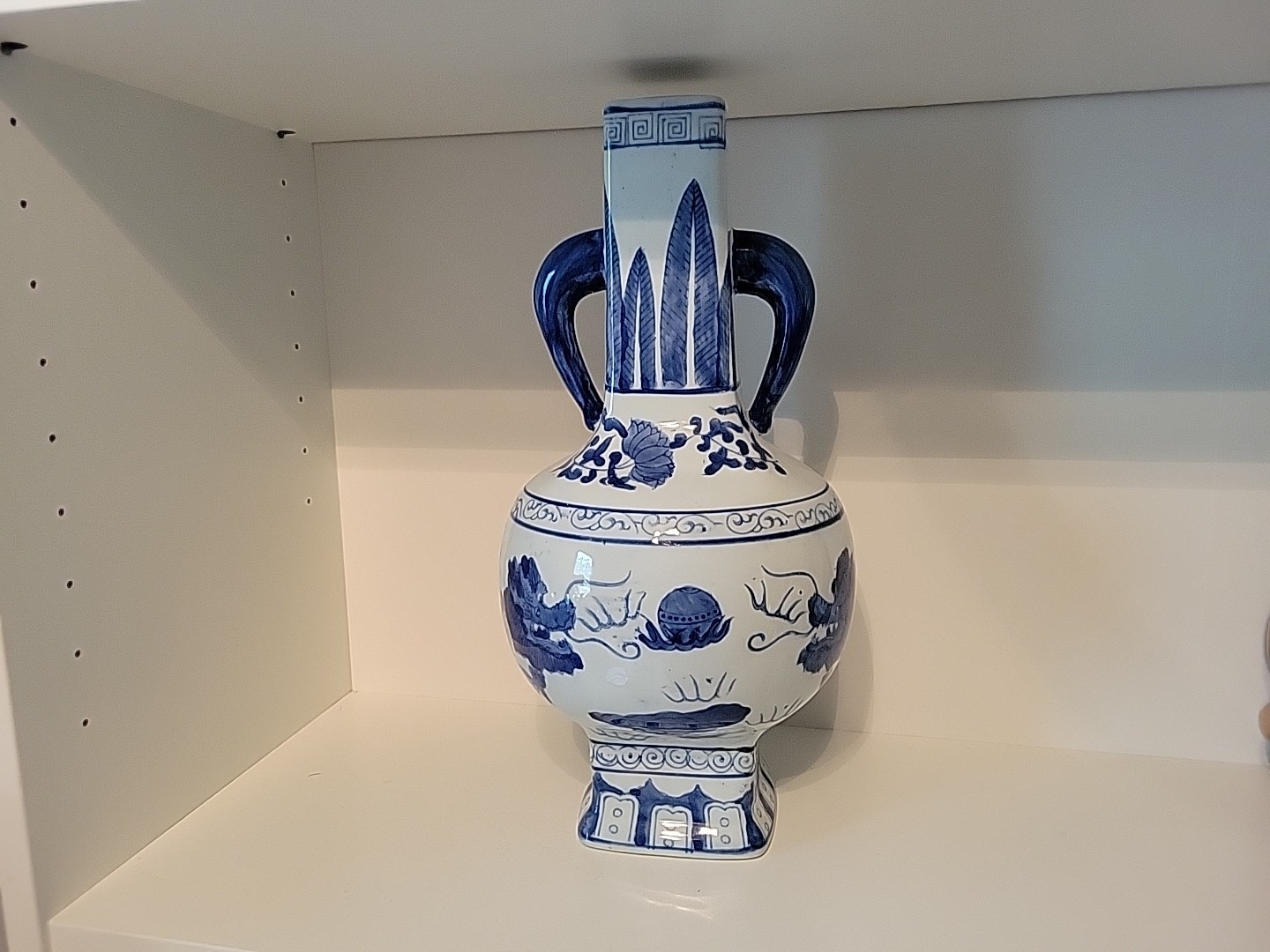 Asian Chinoiserie Vase Dragons Large Three Hands Corp Ceramic Blue White decor
