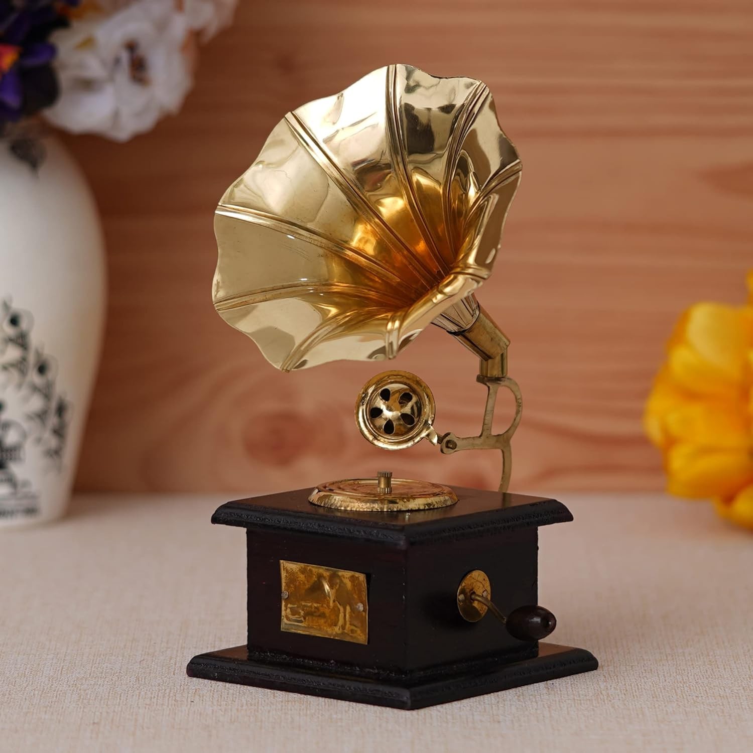 Brass Vintage Gramophone Showpiece for Home and Living Room, 17 cm, Gold, 1 Piec