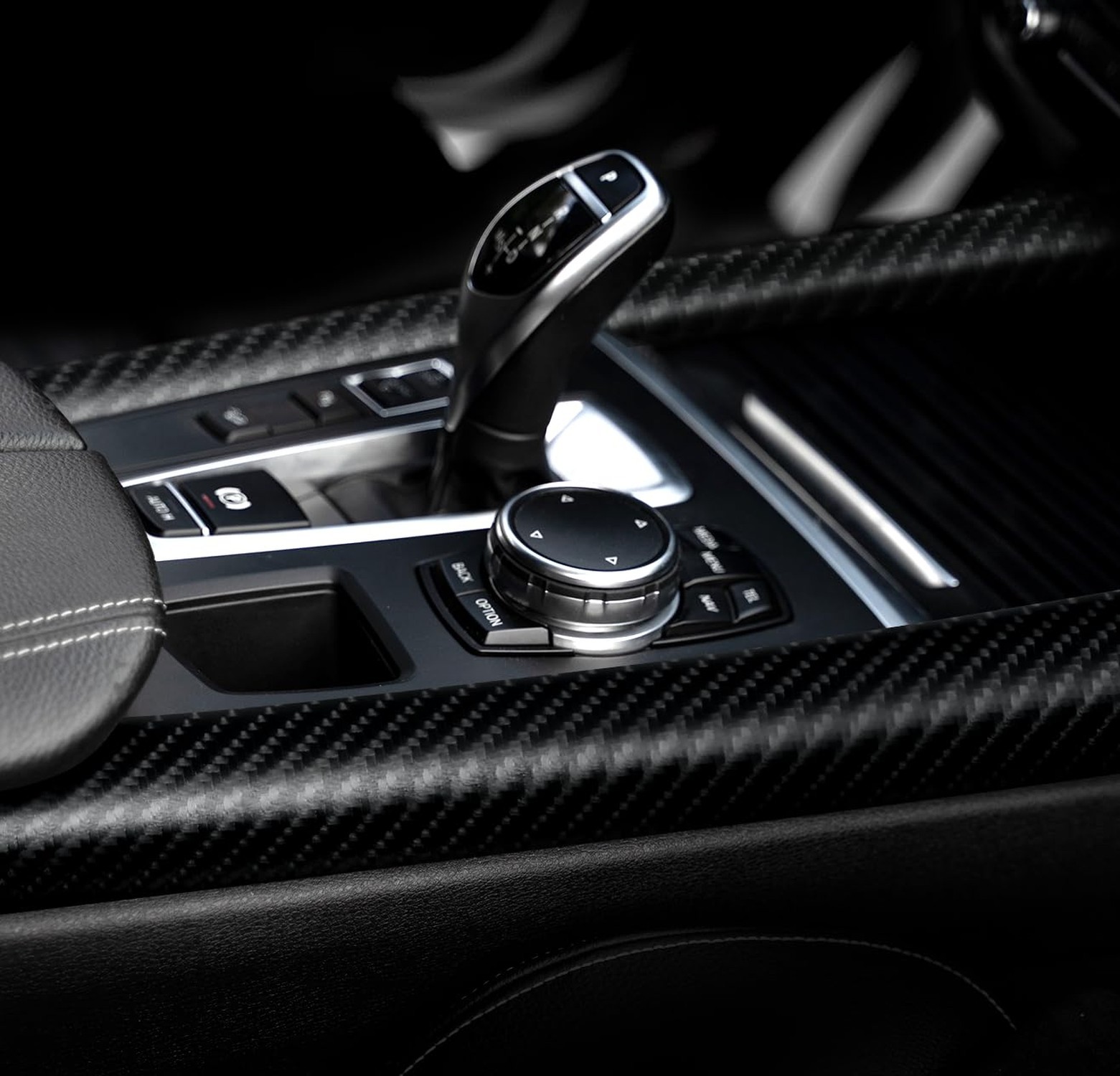 VViViD® Black True R Carbon Fiber Vinyl Wrap Roll with Air Release Technolo