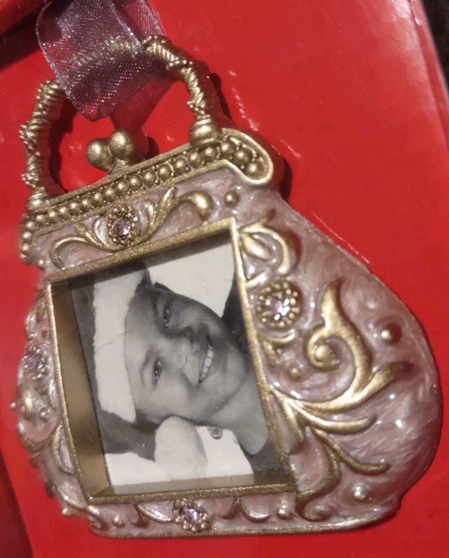 BRAND NEW Small Pink & Gold Purse Picture Frame w/ Stand 1.5″x1.5″ Picture Area