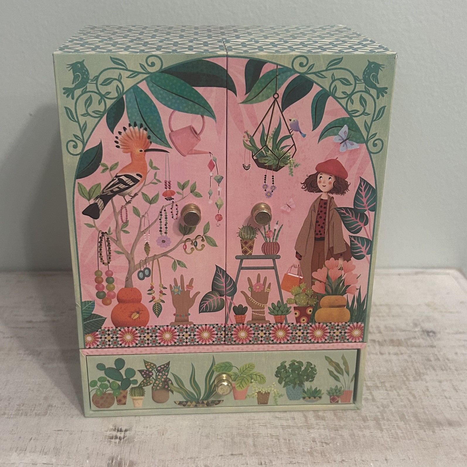 DJECO Musical Jewelry Box for Kids, Multiple Compartments, Enchanting Music