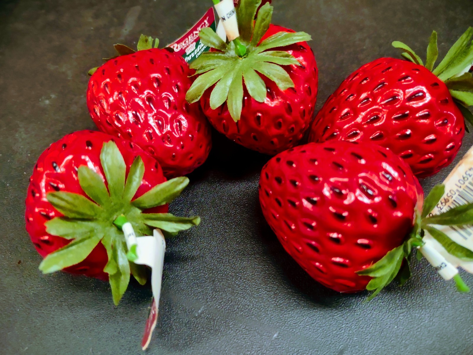 🍓 5 Pieces: Hard Plastic Jumbo Strawberry Fruit 3″ Tall 2″ Wide Strawberries 🍓