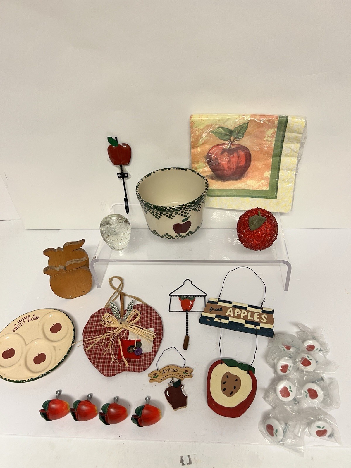 Apple Theme Country Kitchen Decor Lot Wall Hangings Knobs Planter Napkins