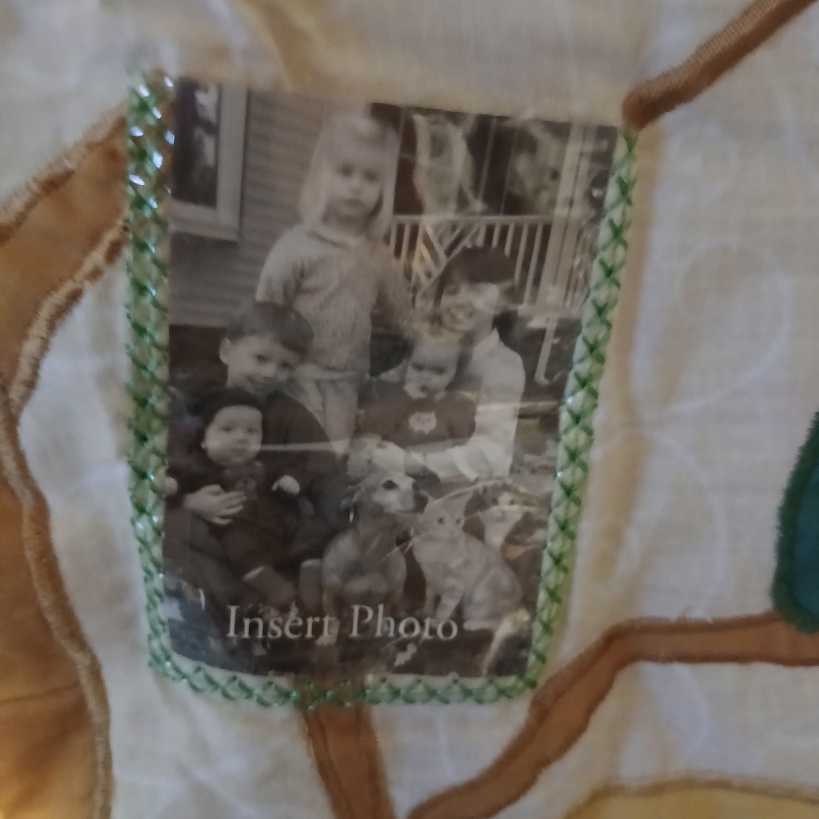 OUR FAMILY APPLE TREE BLANKET HOLDS 9 PICTURES 50X60