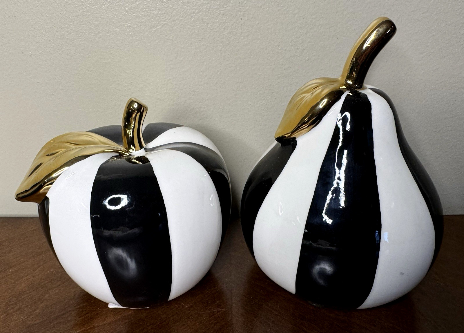 Black White Gold Striped Decorative Apple Pear Set Modern Fruit Sculpture Decor