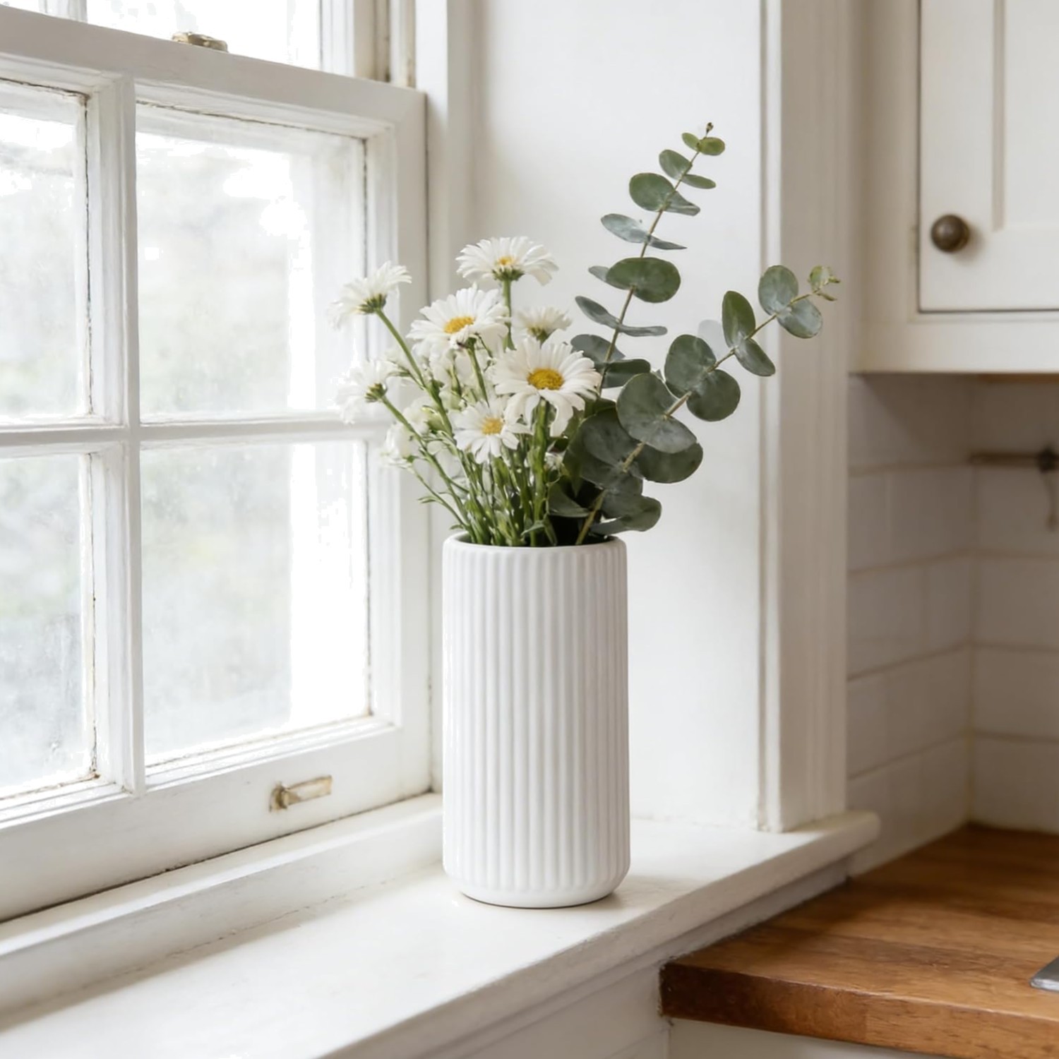 Thickened White Ceramic Flower Vase – 8-Inch Decorative Gift for All Occasions