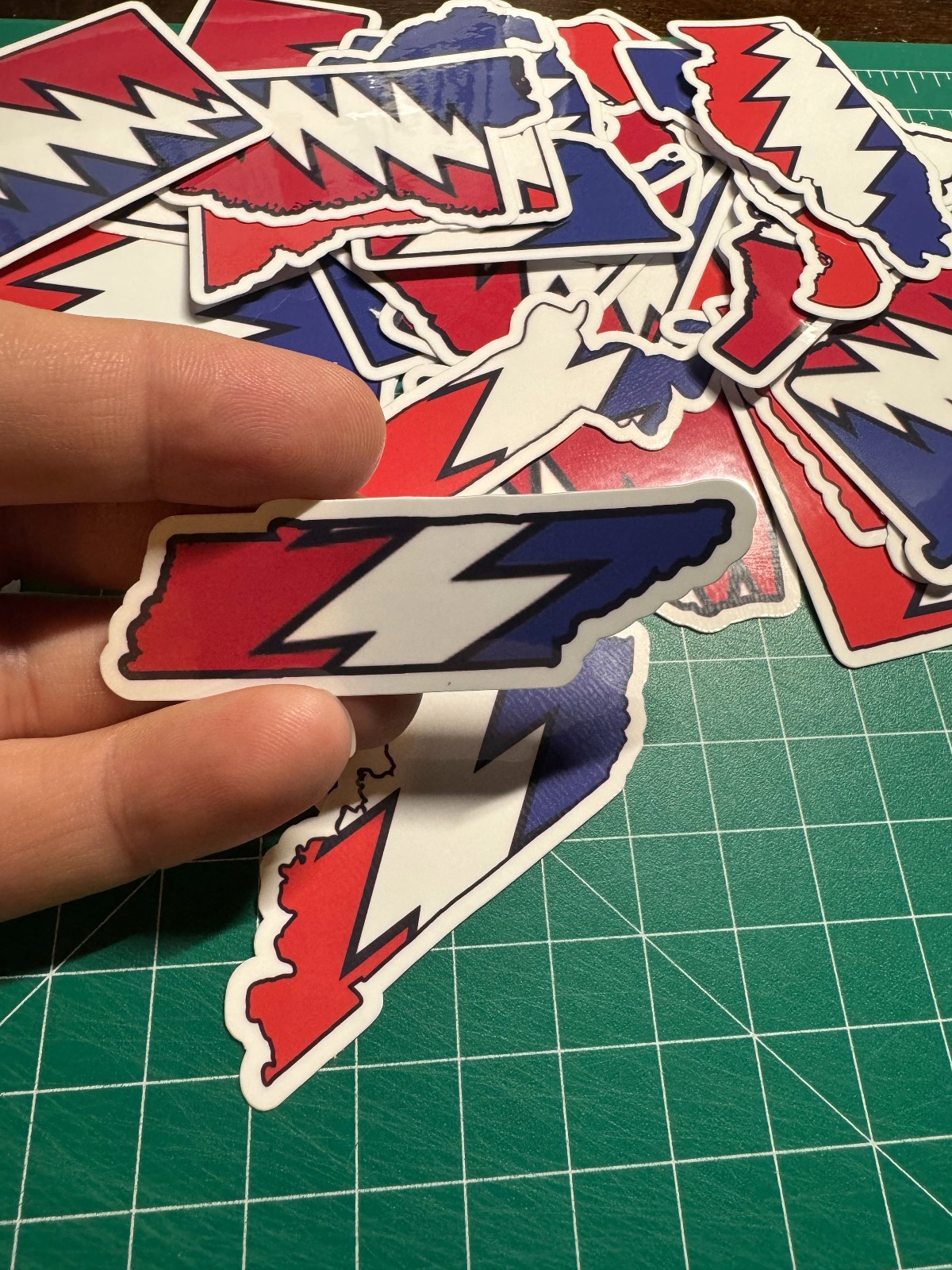 Tennessee Stealie – Grateful Dead – Laminated Vinyl Sticker 3″x1″