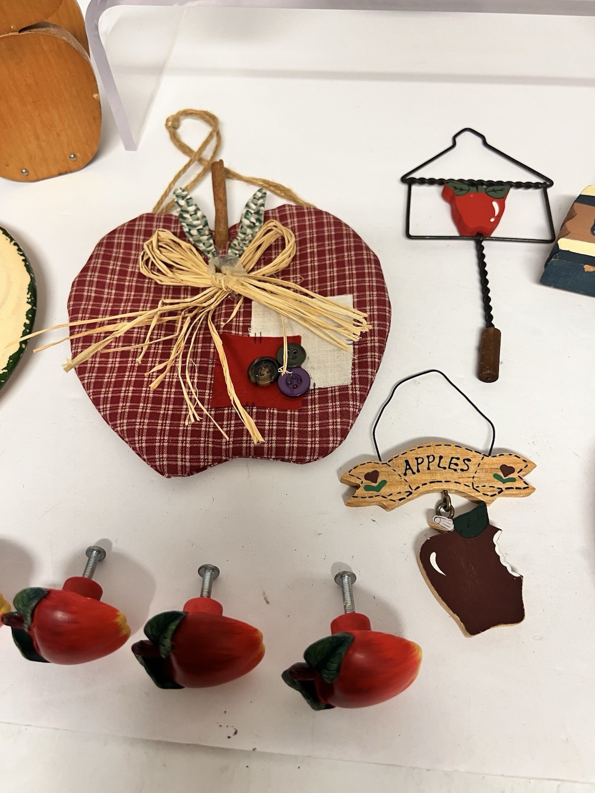 Apple Theme Country Kitchen Decor Lot Wall Hangings Knobs Planter Napkins