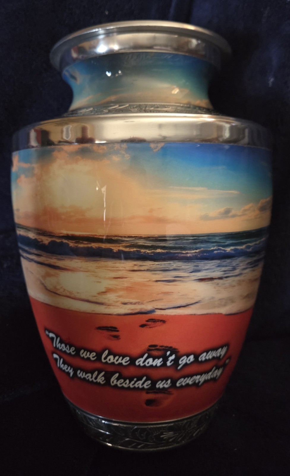 Footprints in The Sand Urn for Human Ashes – Large Cremation Urn for Adults