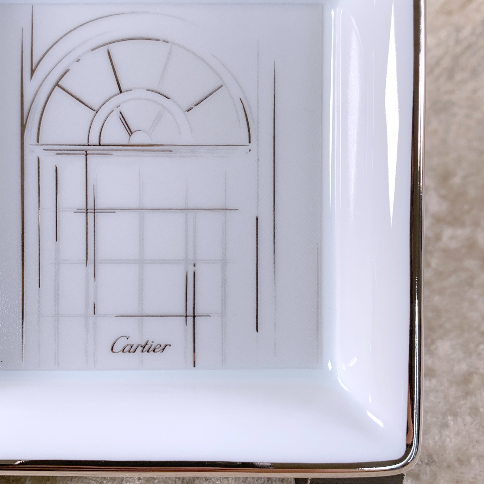 Cartier Porcelain Mini Change Tray Ashtray Platinum Painted Rim 8 x 8cm w/ Box