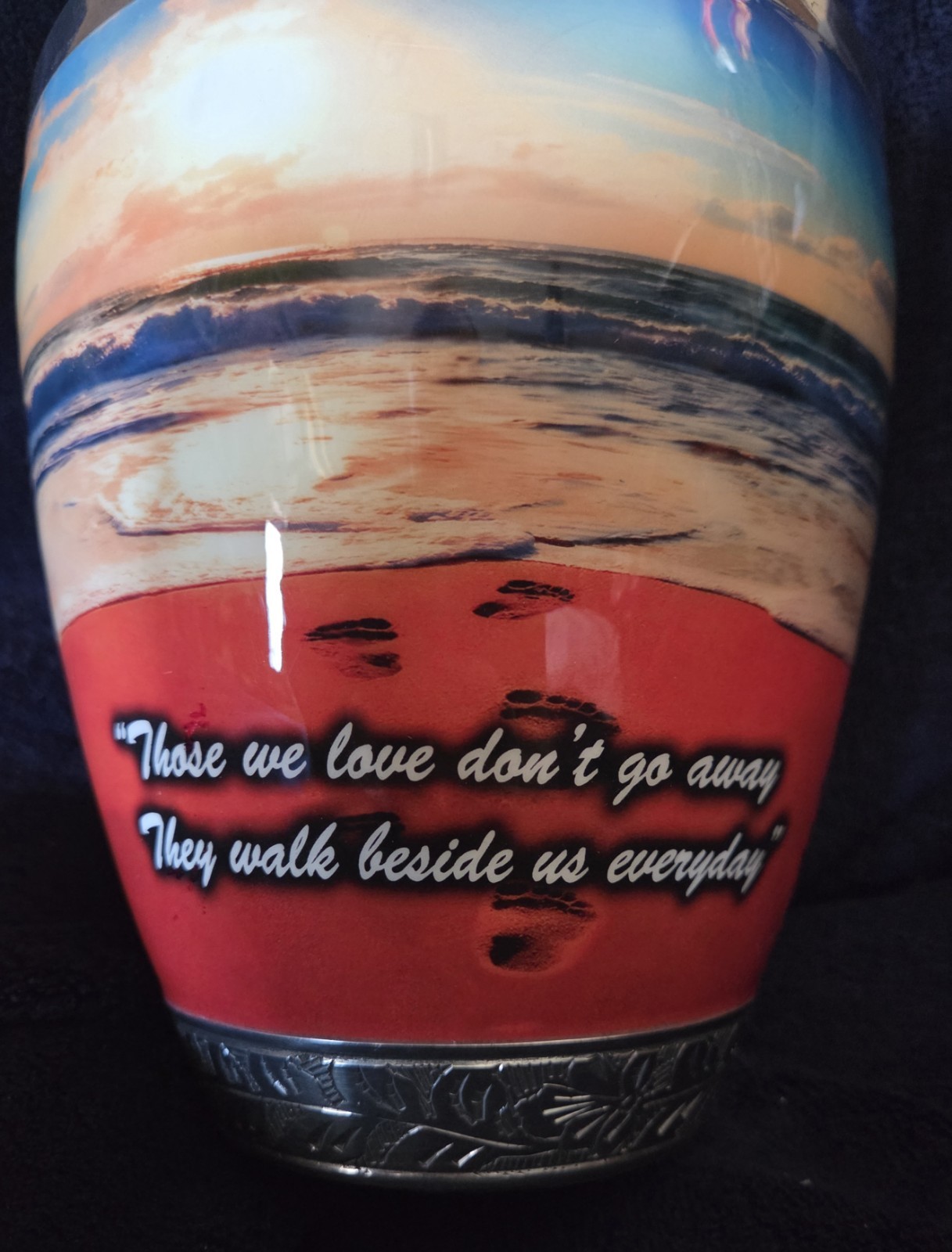 Footprints in The Sand Urn for Human Ashes – Large Cremation Urn for Adults