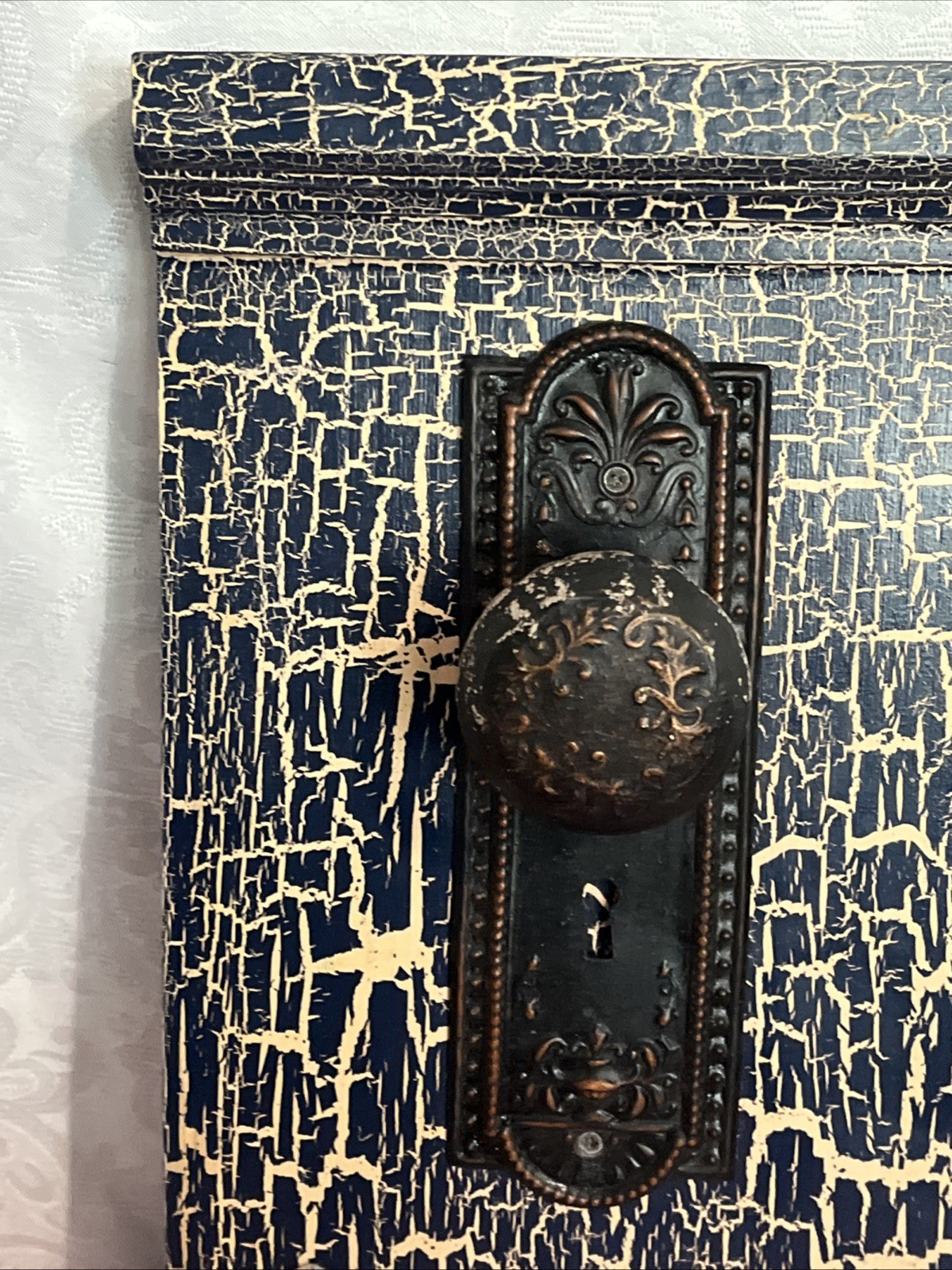 Vintage Style Antique Door Knob & Key Mounted Wooden Key Holder Holds Your Keys