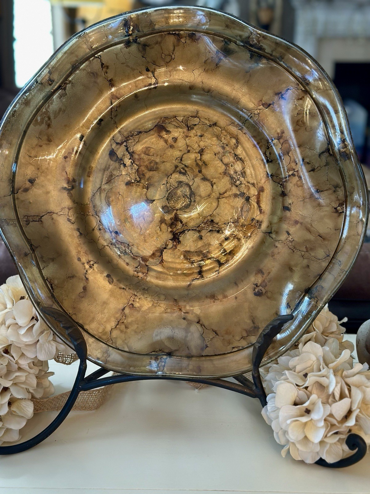 Large Gold/Mottled Brown Decorative Glass Charger Plate with Ornate Metal Stand
