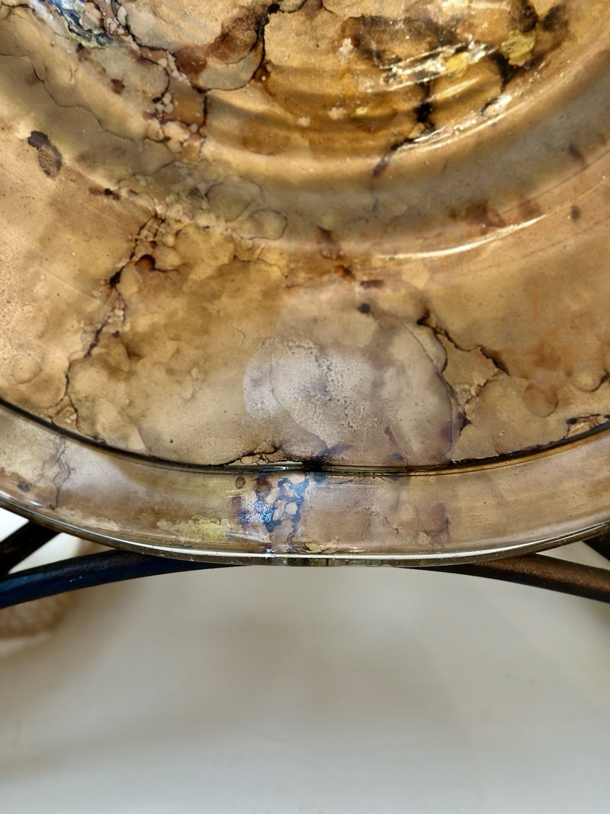 Large Gold/Mottled Brown Decorative Glass Charger Plate with Ornate Metal Stand