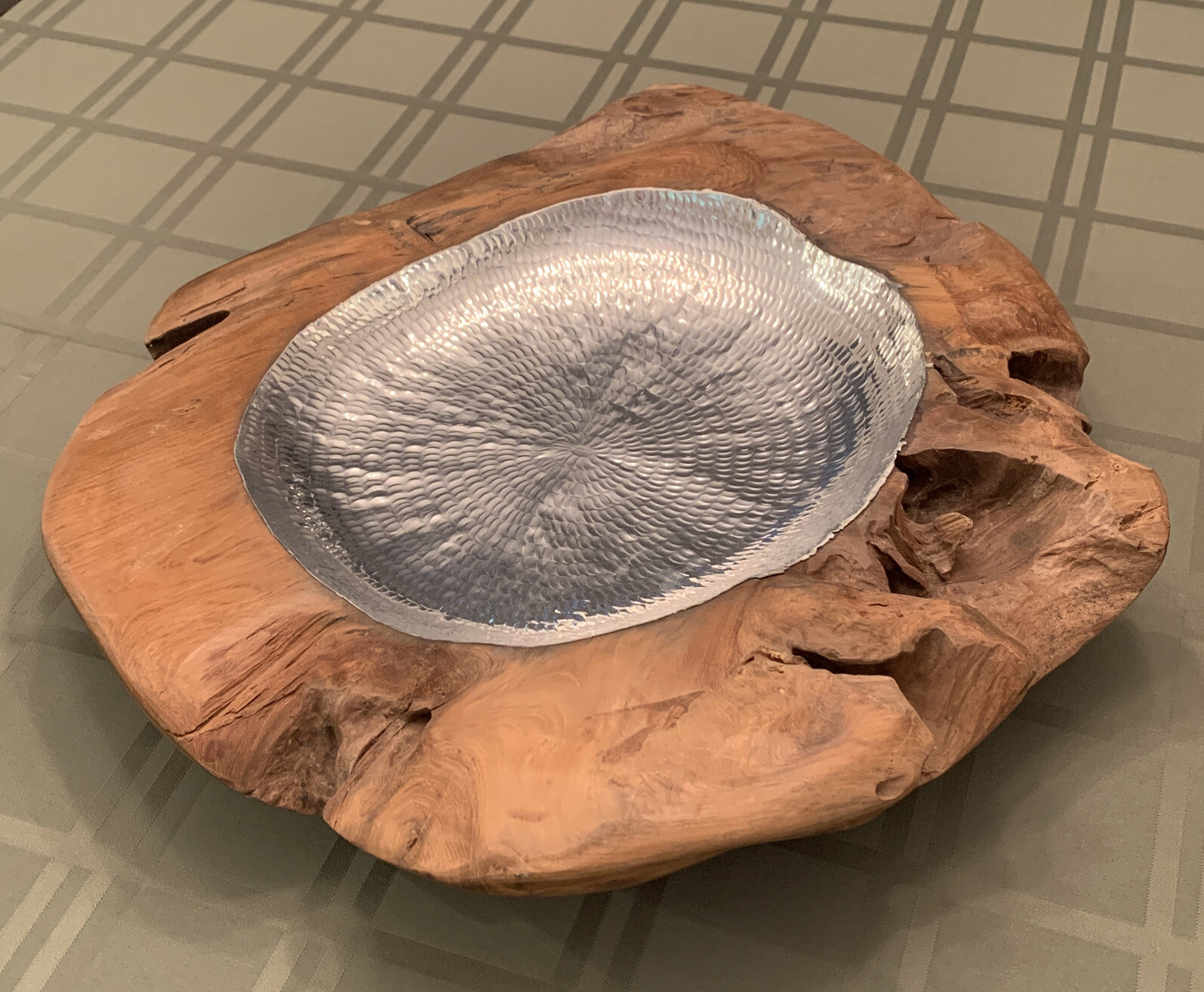 19″ Custom Made Natural Wood With Aluminum Centerpiece Bowl by Dimond Home MINT!