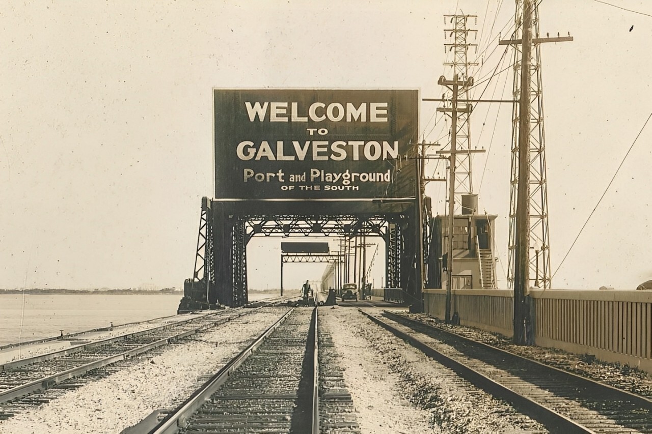 Welcome to Galveston Texas 1940s POSTER 24 X 18 Inches WALL ART