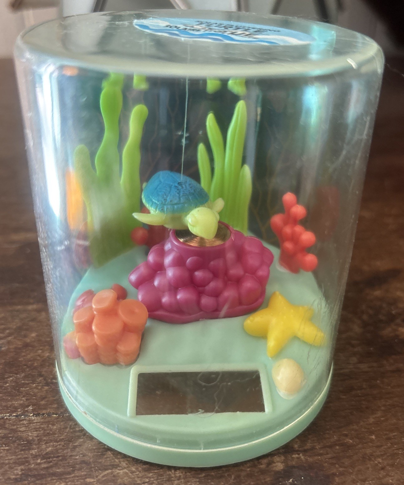 Solar Powered Dancing Fluttering Turtle 3 inches tall Case Under The Sea Ocean