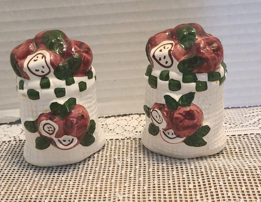 Apple Decor Lot Kitchen Mini Basket Wood & Wax Apples S & P Shakers, Dish Towel