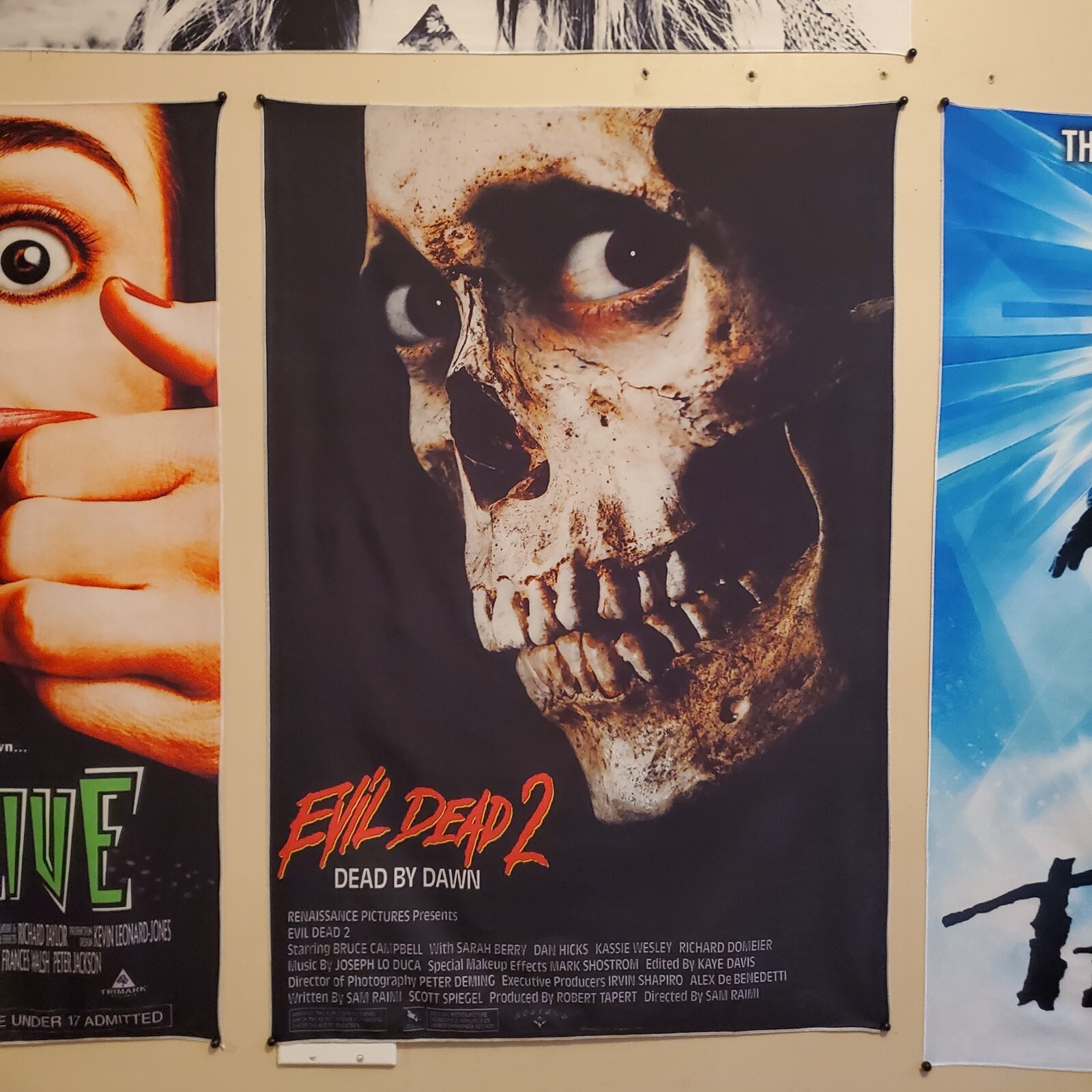 Evil Dead 2 – 2×3 foot tapestry – VHS horror movie banner wall flag