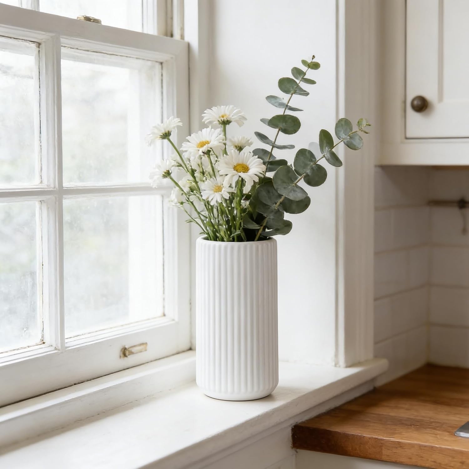 Thickened White Ceramic Flower Vase – 8-Inch Decorative Gift for All Occasions