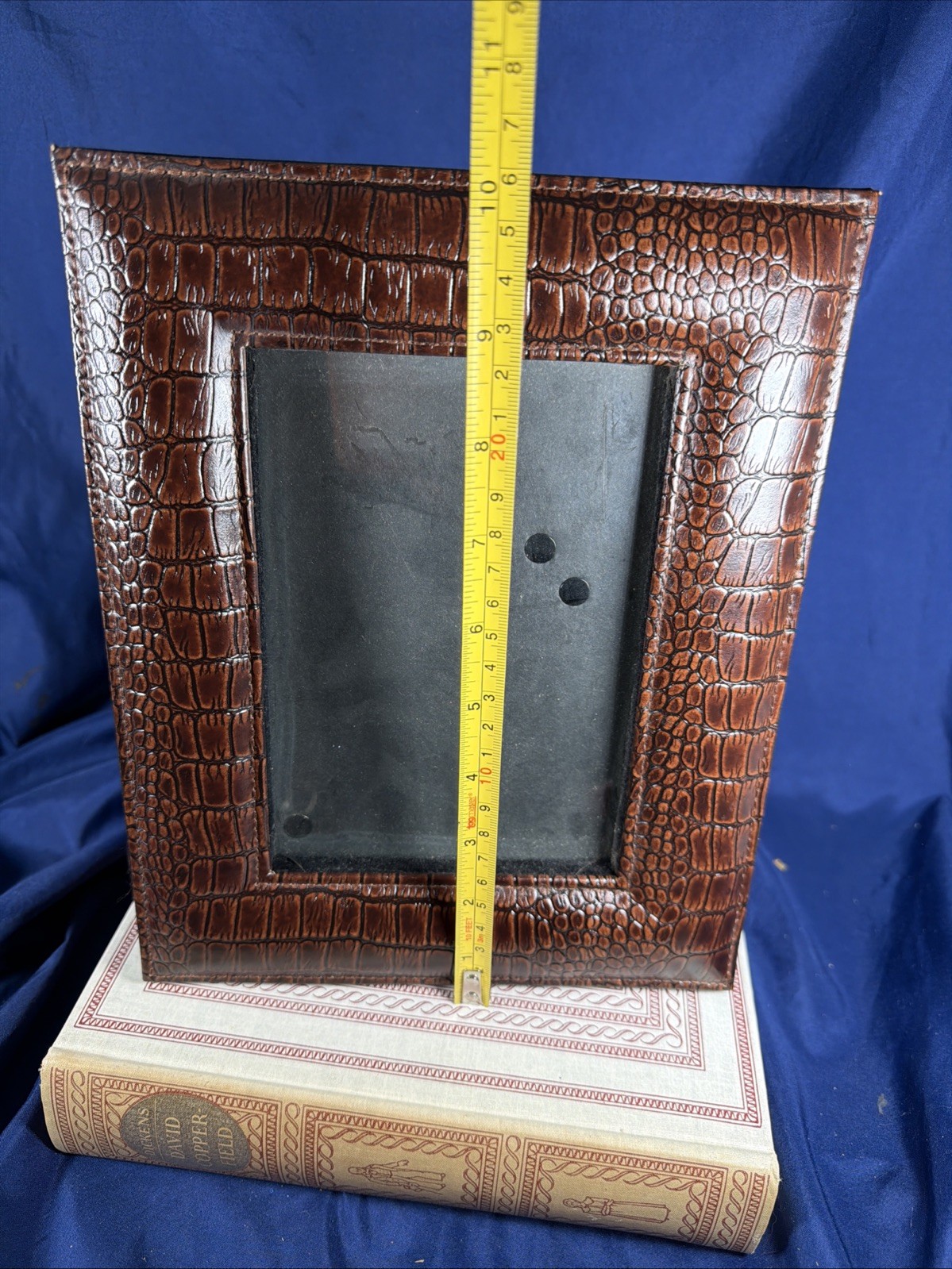 Thomasville Embossed Genuine Leather Picture Frame 9×11″ Easel Fits 5×7″ Photo