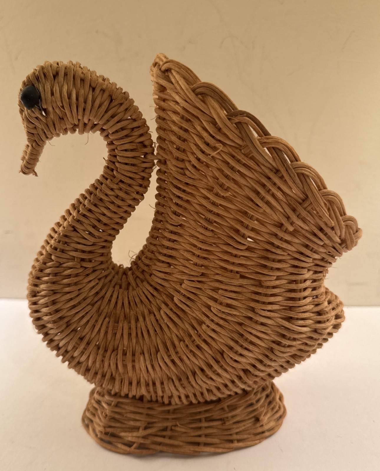 Vtg Wicker Woven Swan Basket 8 In