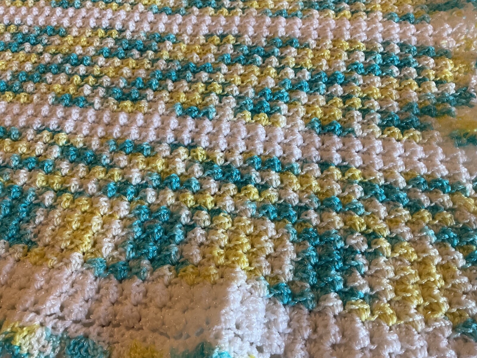 NEW – Homemade Crocheted Unisex Baby Blanket Afghan With Shell Border