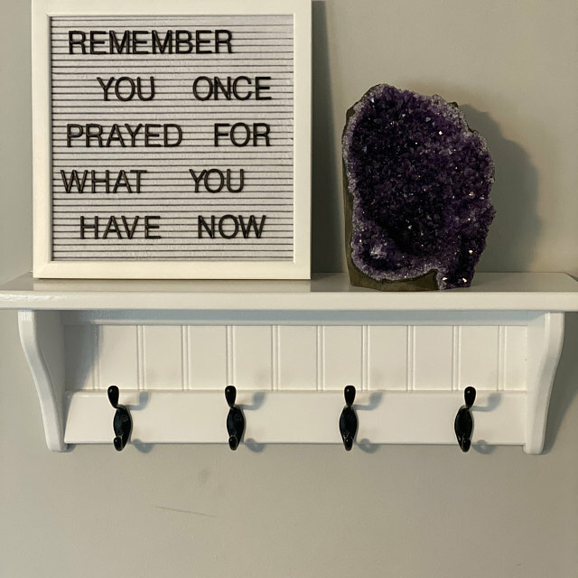 Key Rack with Wood Wall Shelf Wall Hanging Entryway Key Holder with Coat Hooks