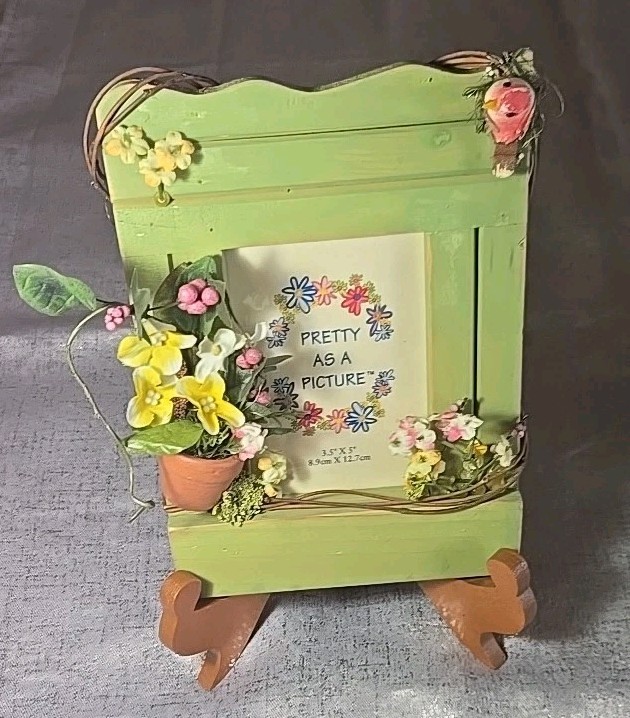 Pretty As A Picture Green 3.5X5″ 3D Plant Decorated Picture Frame