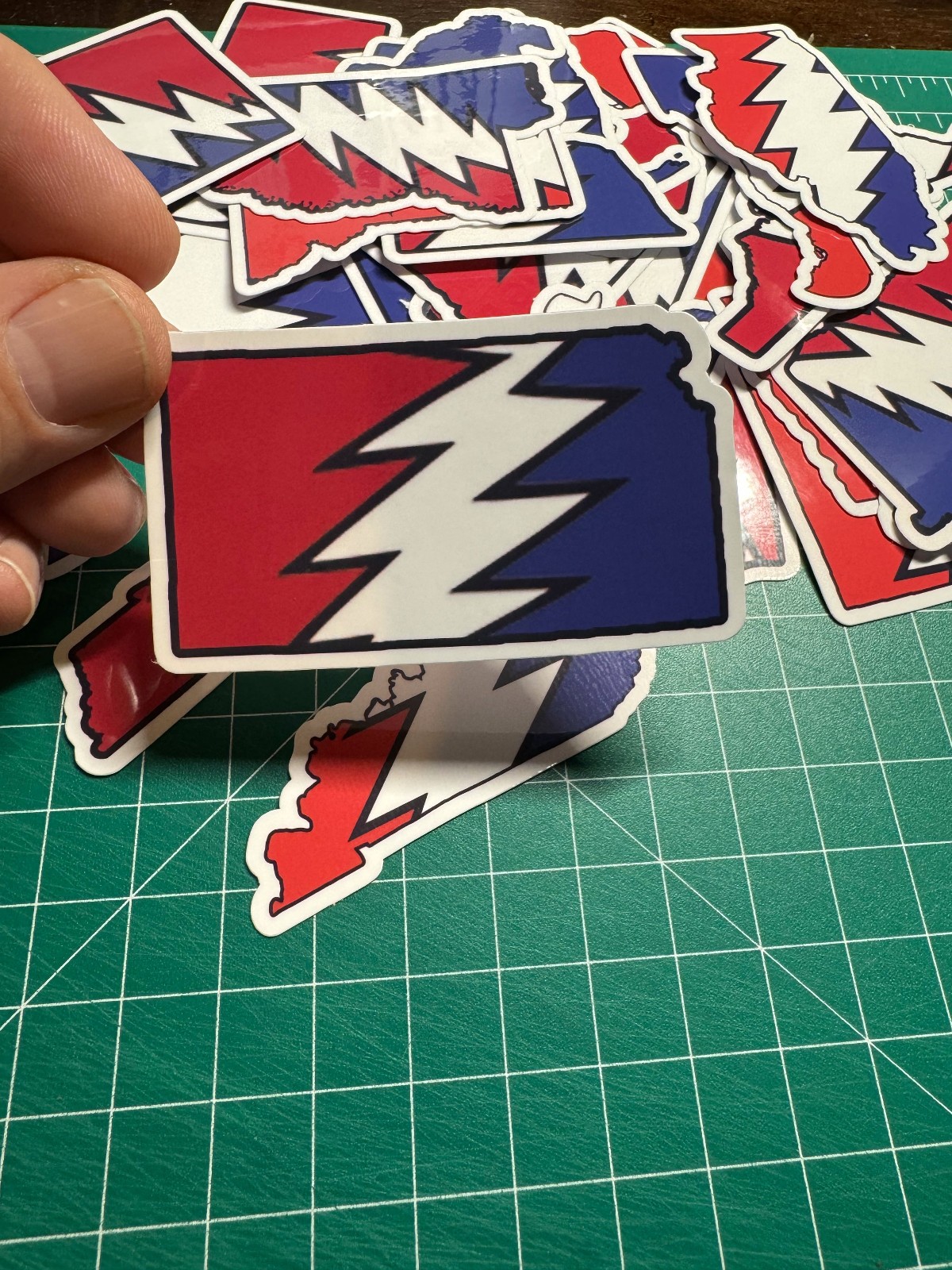 Kansas Stealie – Grateful Dead – Laminated Vinyl Sticker 2″x3″