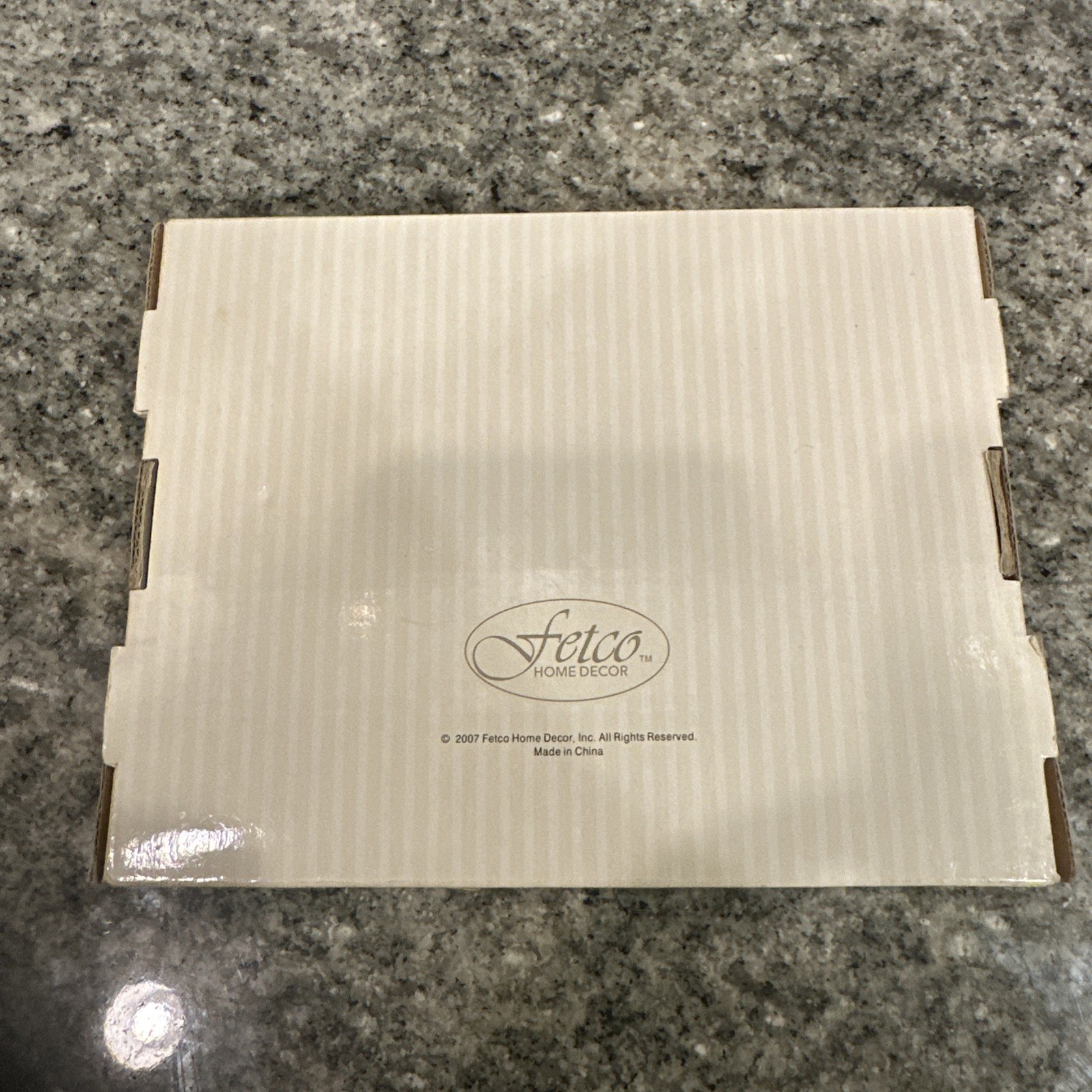 Metal picture frame for a Family Photo, 6 x 4 inches, Fetco Home Decor NIB