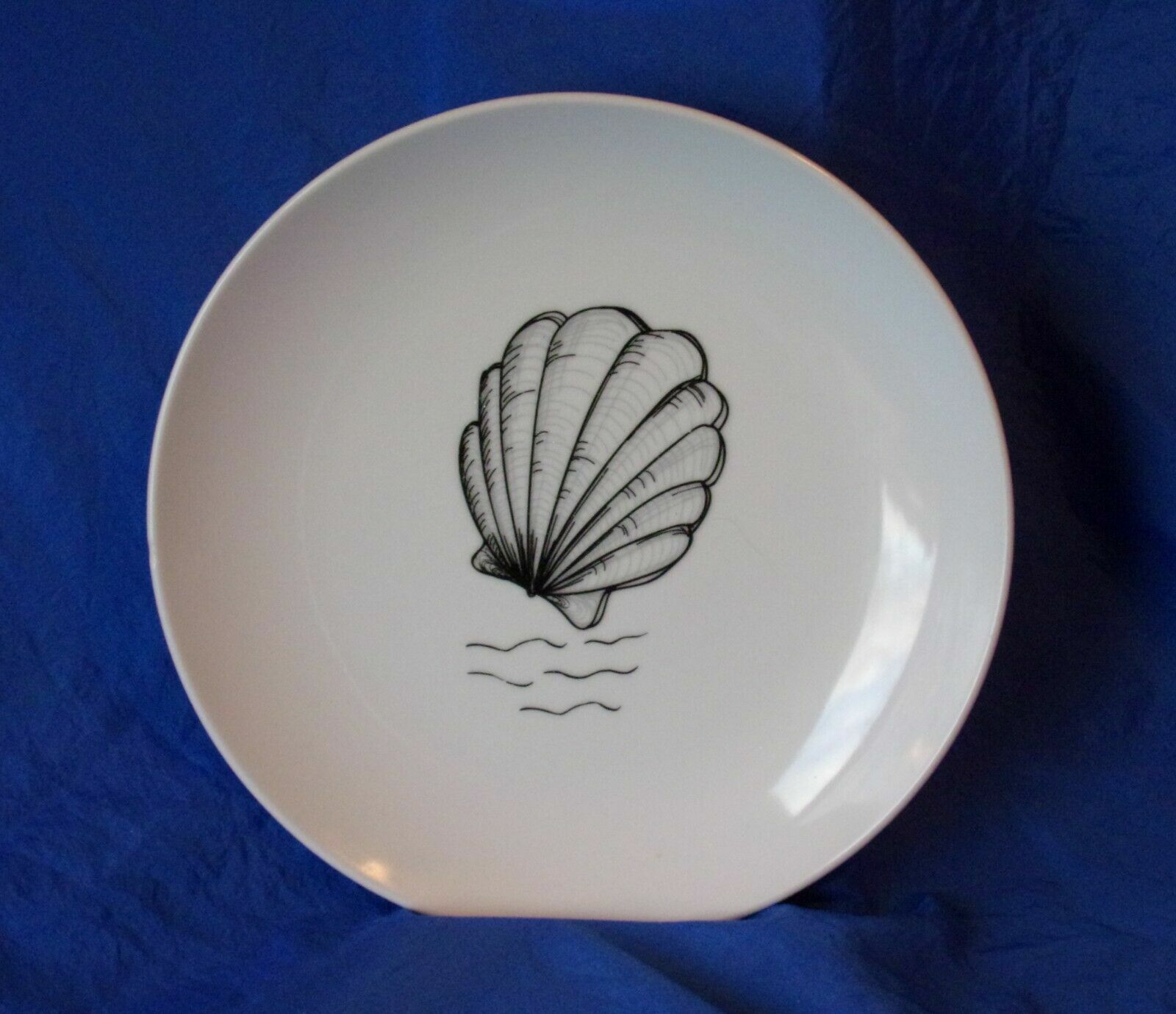 Siaki Brand Seashell Motif 7.75″ Ceramic Plates Set of 4 SALT LIFE