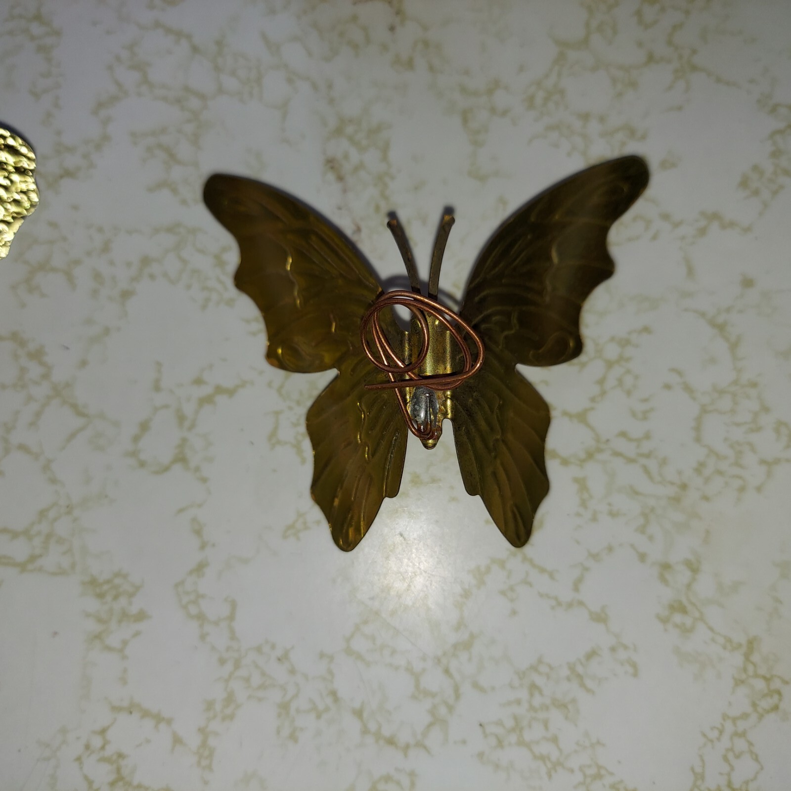 4 VINTAGE METAL WALL ART BUTTERFLIES LARGE AND SMALL, PRETTY AND READY TO HANG