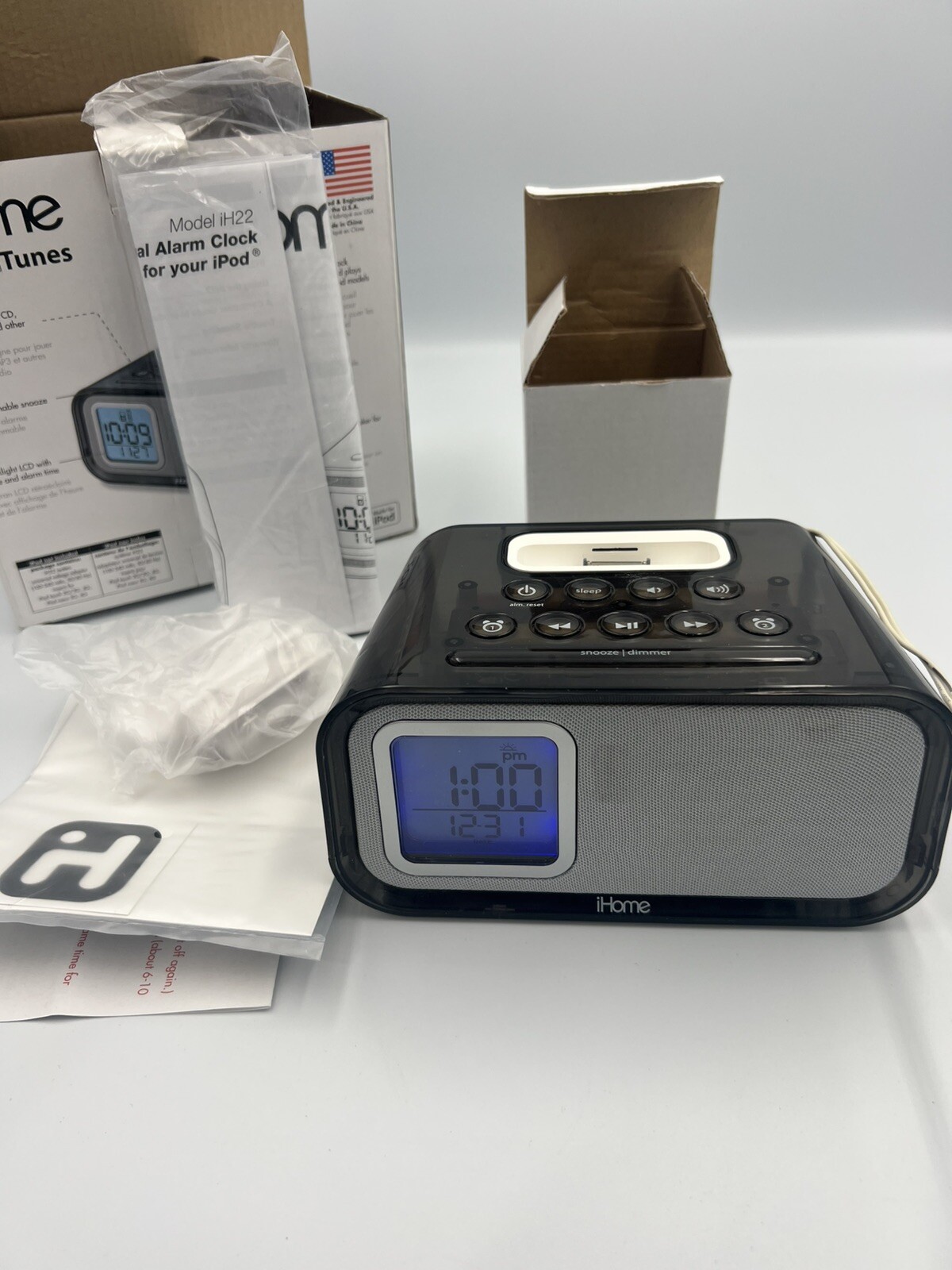 iHome iH22 System Dual Alarm Clock iPhone iPod Charger