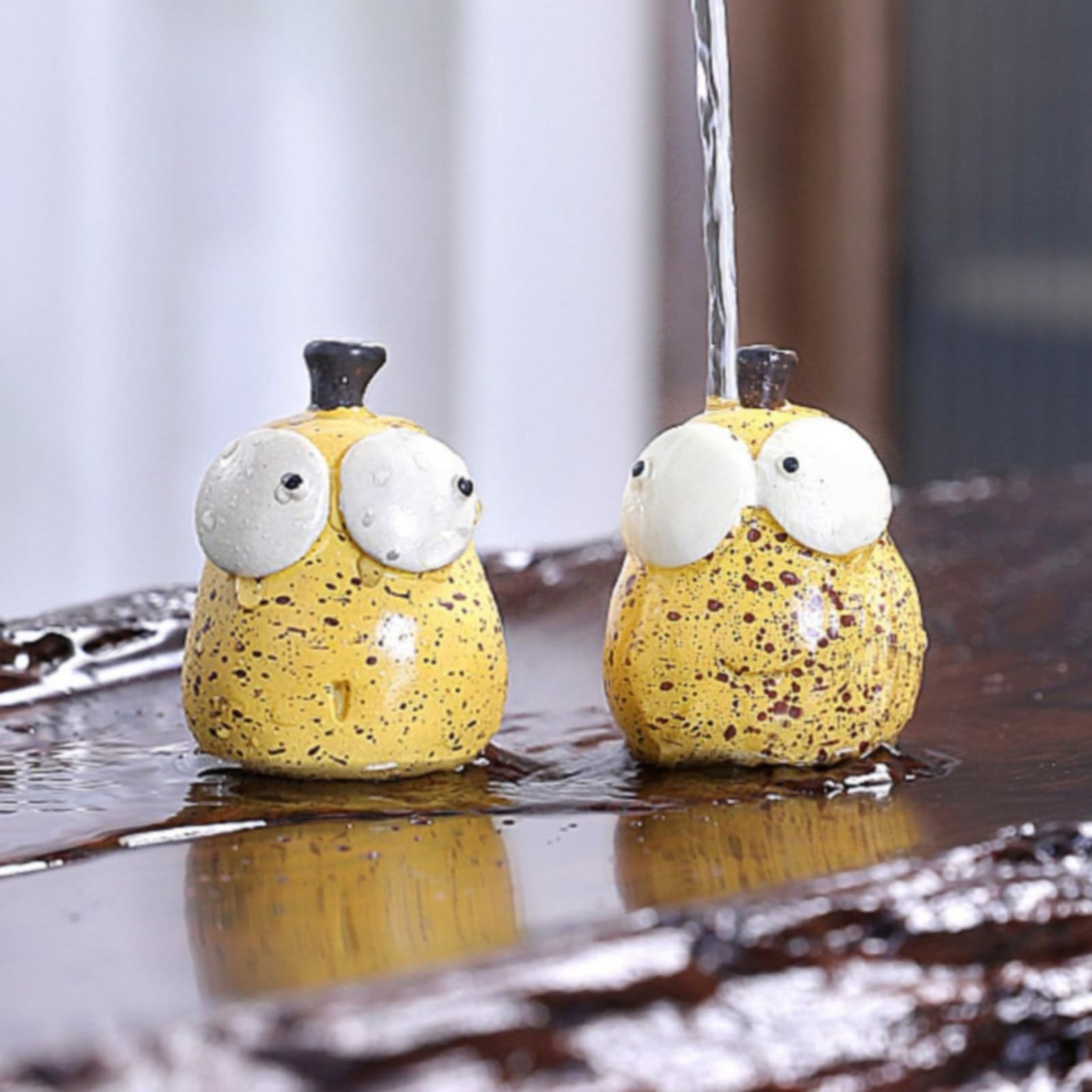 Two Color Changing Snow Pear Resin Tea Pet 5.7cm Kung Fu Tea Tray Accessories