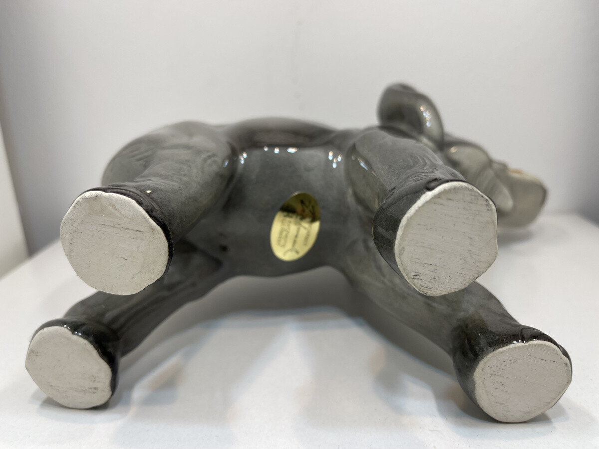 Collector porcelain figurine elephant 20 x 17 cm. Excellent Condition