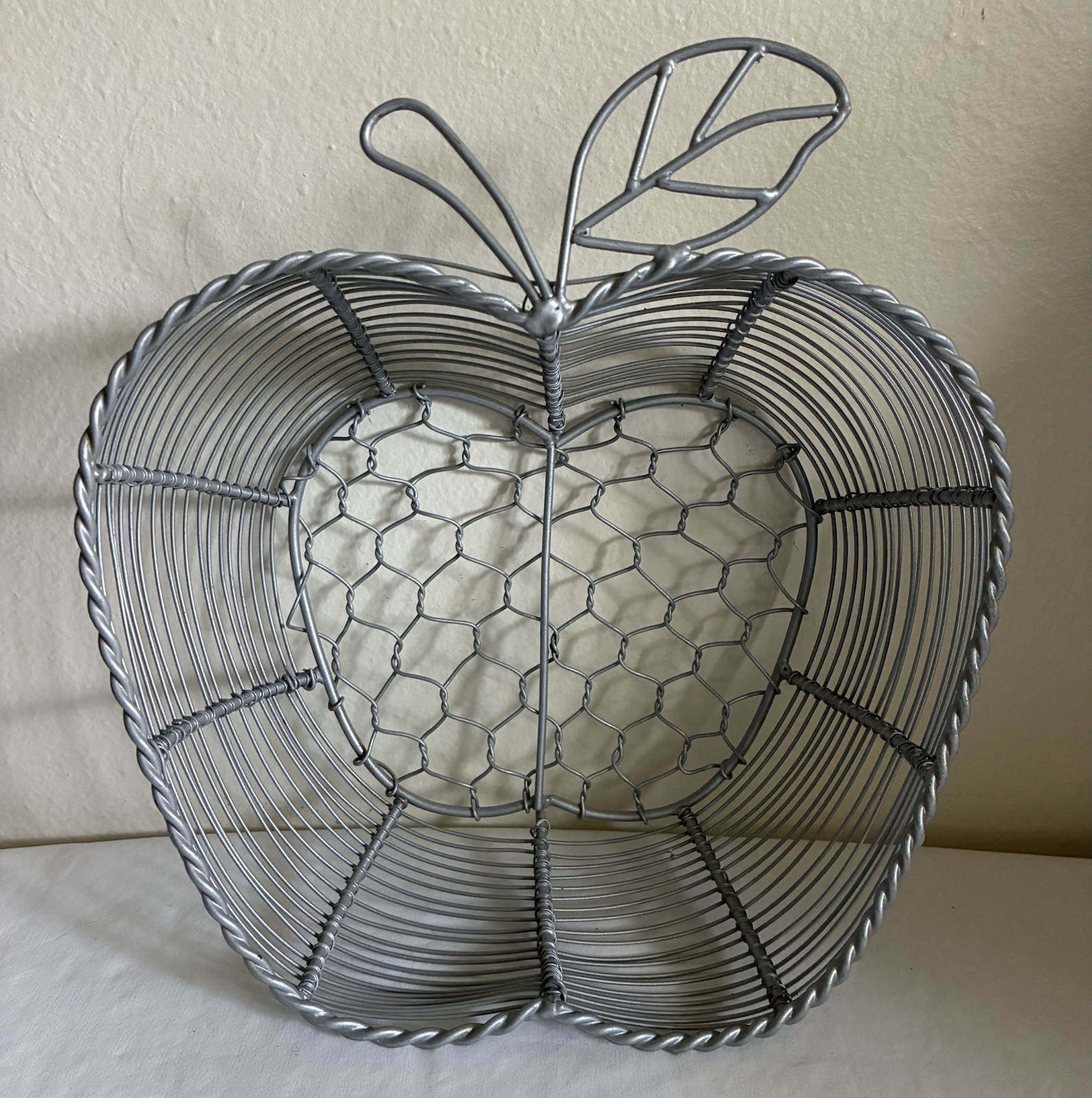 Apple Shaped Fruit Basket Metal Wire Fruit Bowl Or Wall Hanging HEAVY WIRE 10″