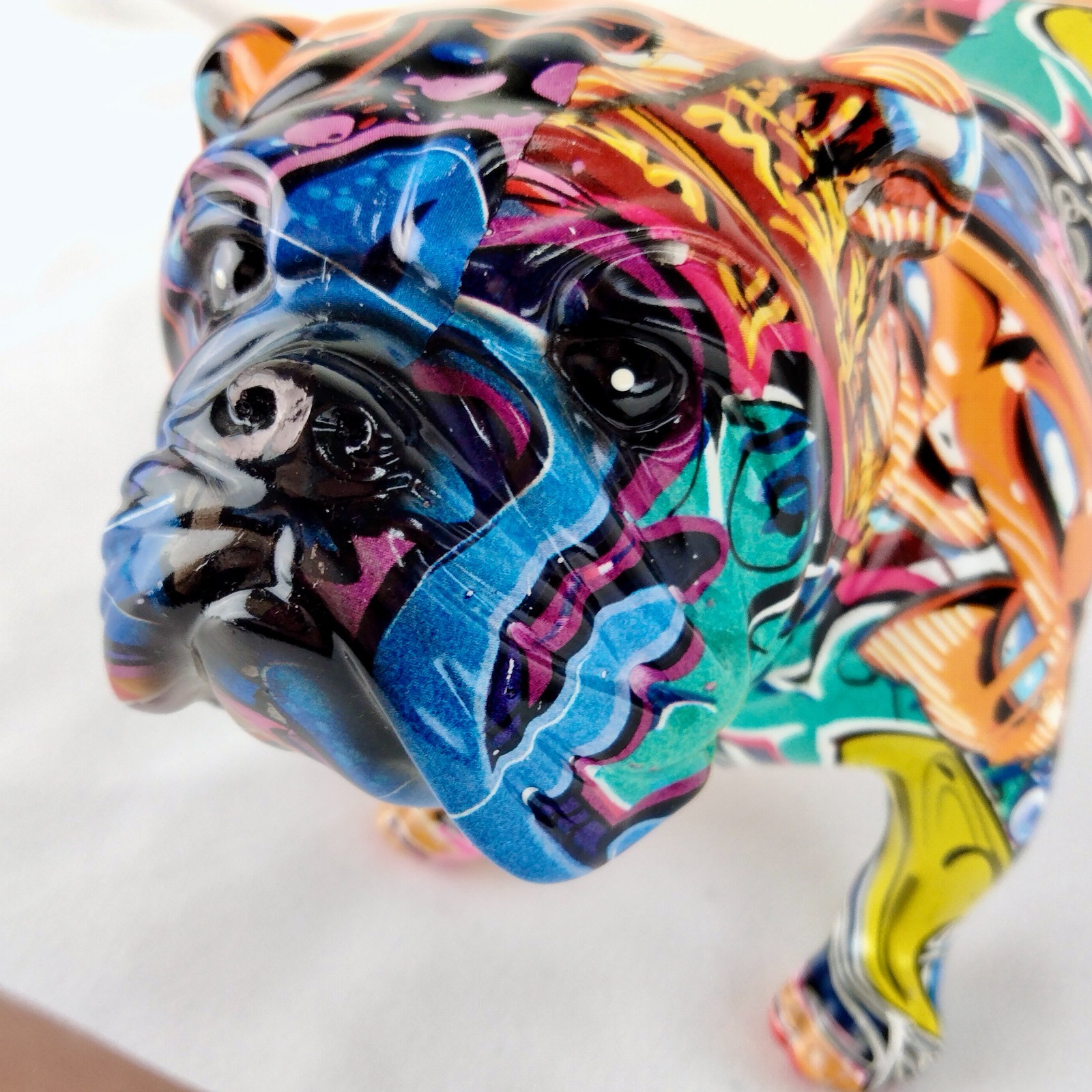 Pop Art English Bulldog Graffiti Style Resin Statue Decoration Pop Art Hydro Dip