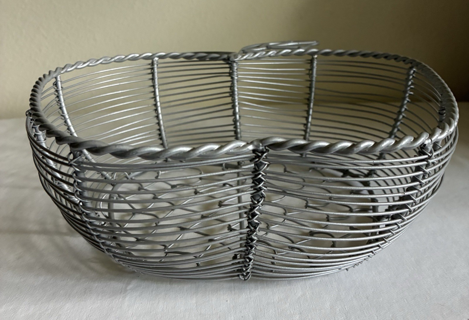 Apple Shaped Fruit Basket Metal Wire Fruit Bowl Or Wall Hanging HEAVY WIRE 10″