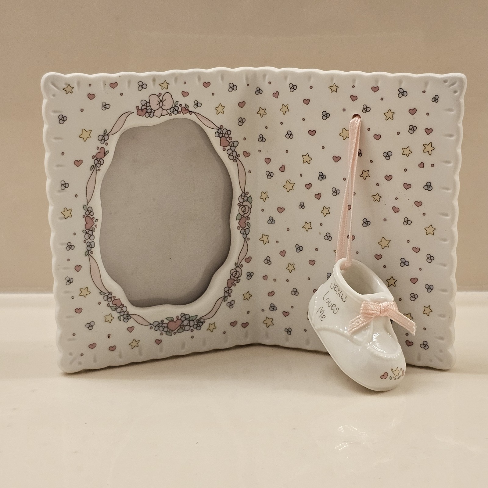 Enesco Precious Moments Baby Shoe Unisex Keepsake Picture Frame Jesus Loves Me