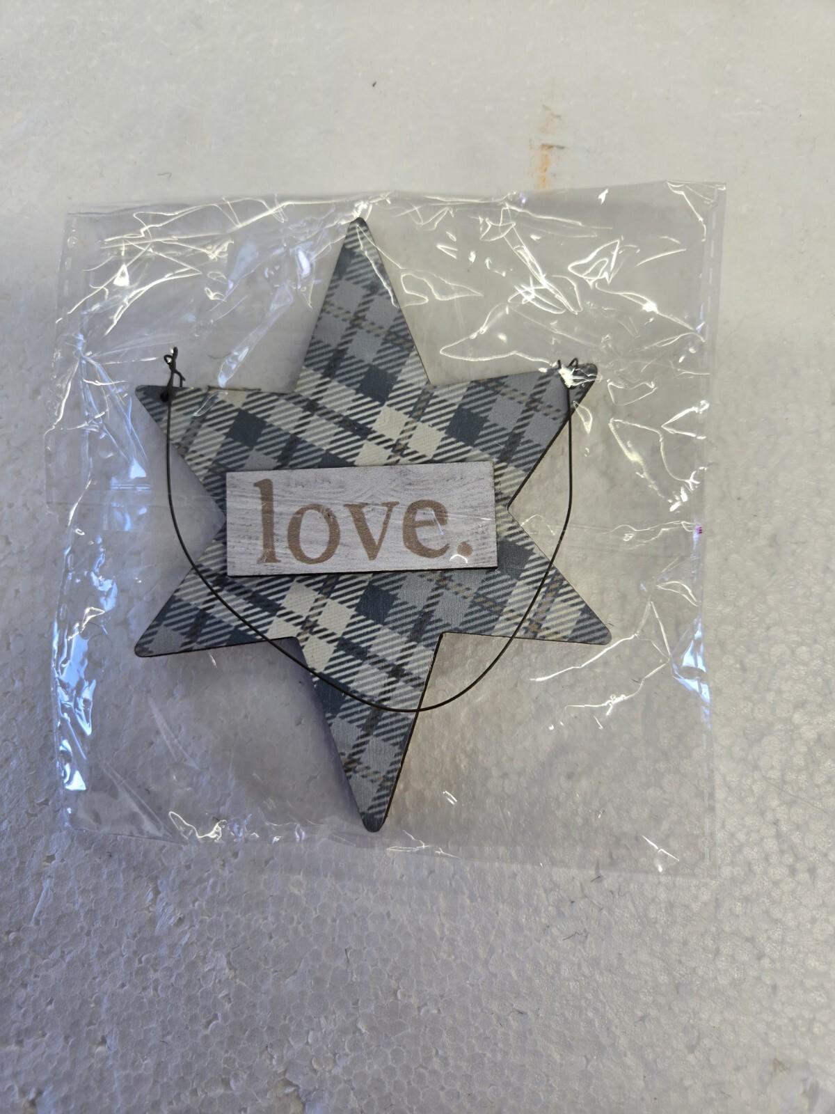 SET OF 3 HOPE PEACE AND LOVE STARS. Aprox 5×4 inch with wire hanger.