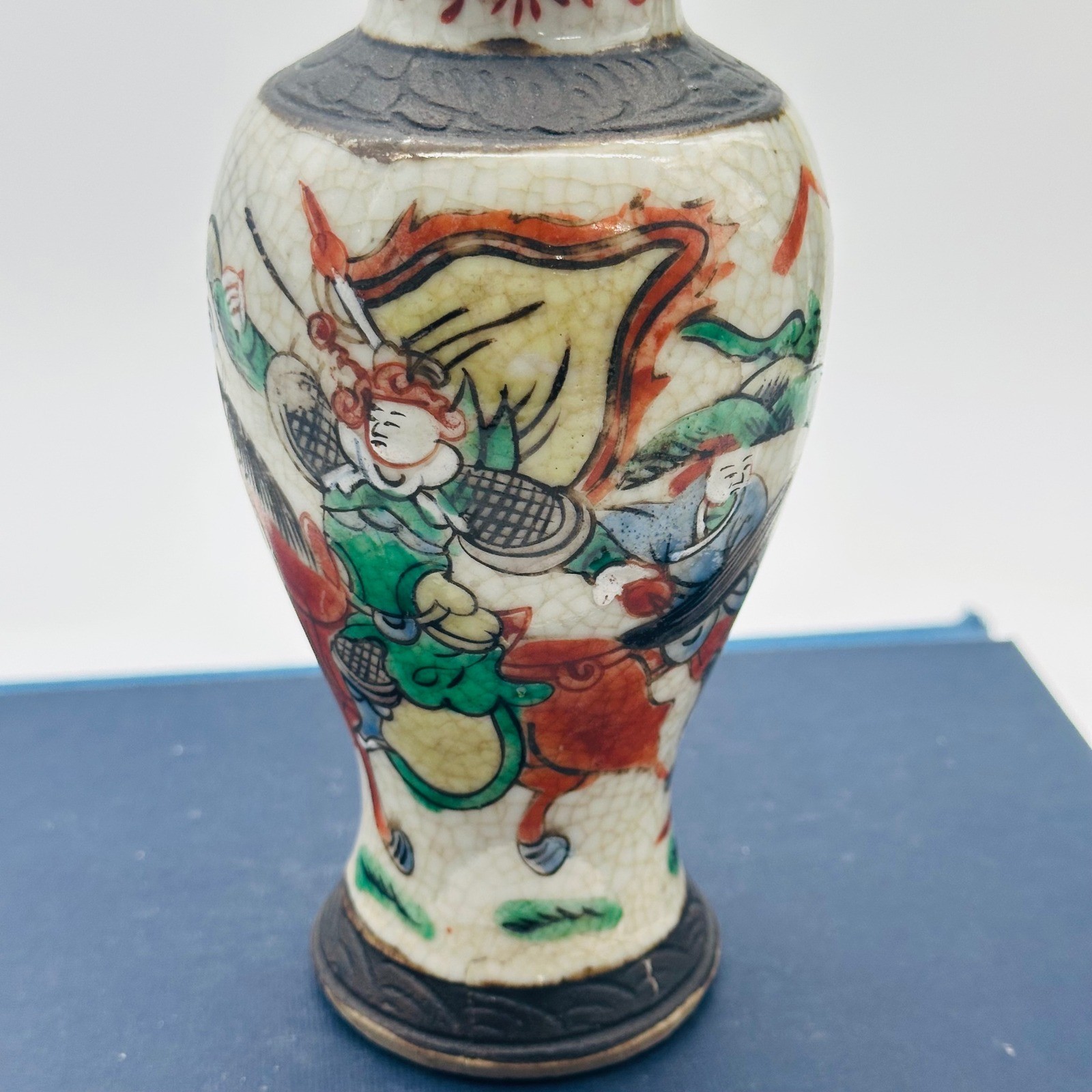 Vintage or Antique Chinese Nanking Crackle Glaze Vase Warrior Battle Scene 6.25″
