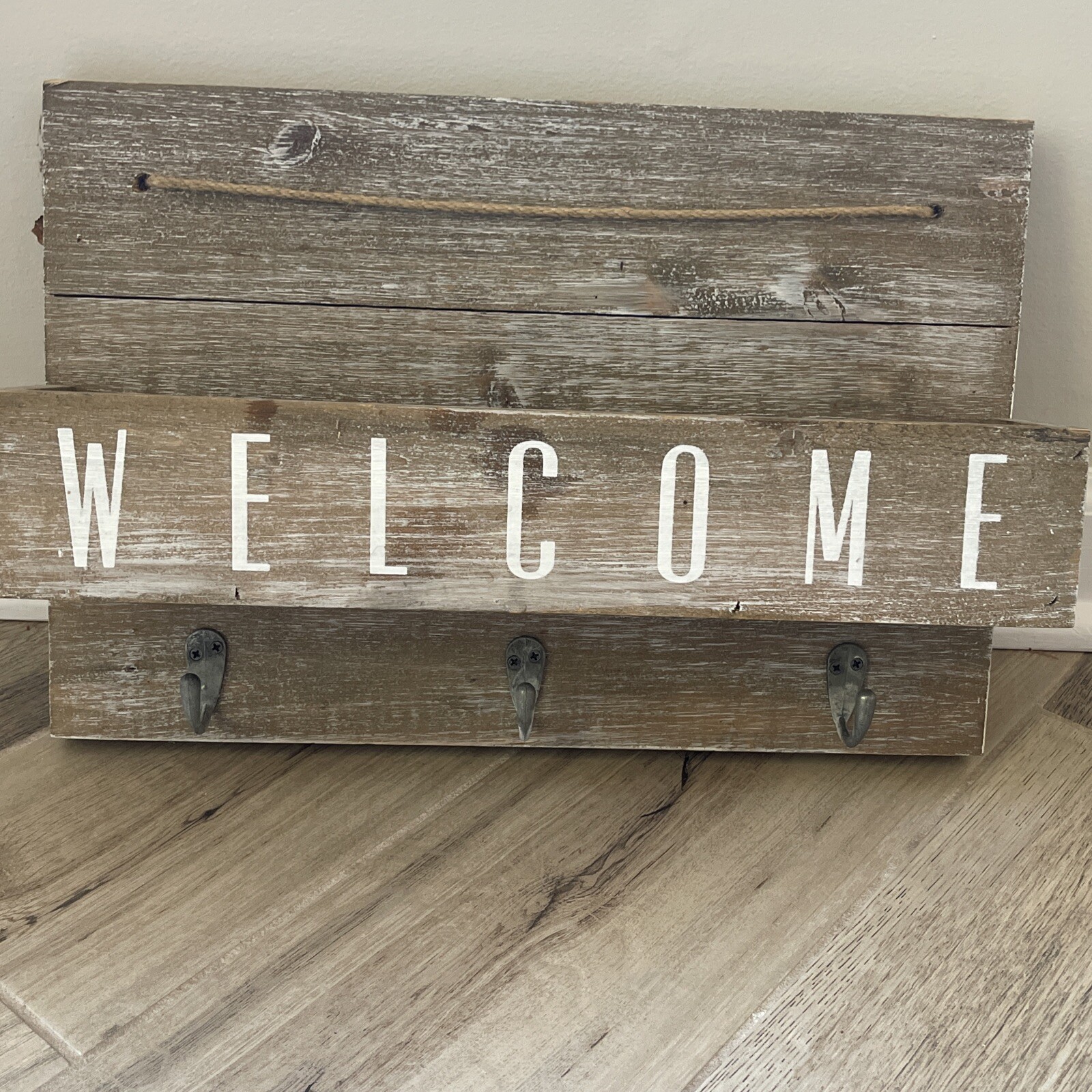 Wood Welcome Wall Sign With Hooks Coat Hanger Rack 15″ x 10″