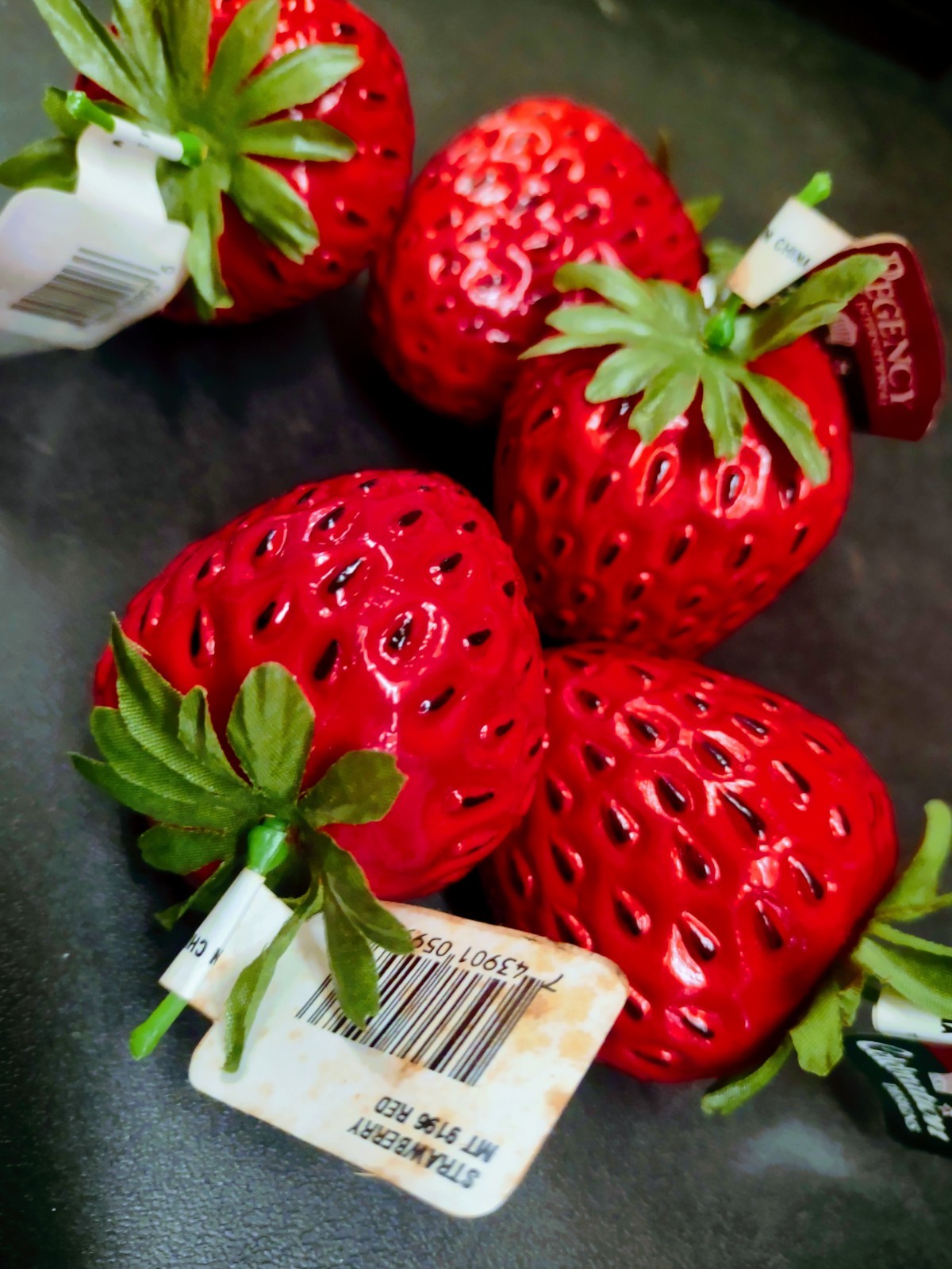 🍓 5 Pieces: Hard Plastic Jumbo Strawberry Fruit 3″ Tall 2″ Wide Strawberries 🍓