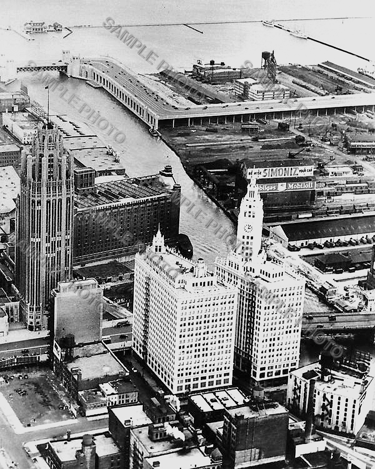 Chicago Wrigley Building Tribune Tower and Chicago River 8×10 Glossy Photo 1950s