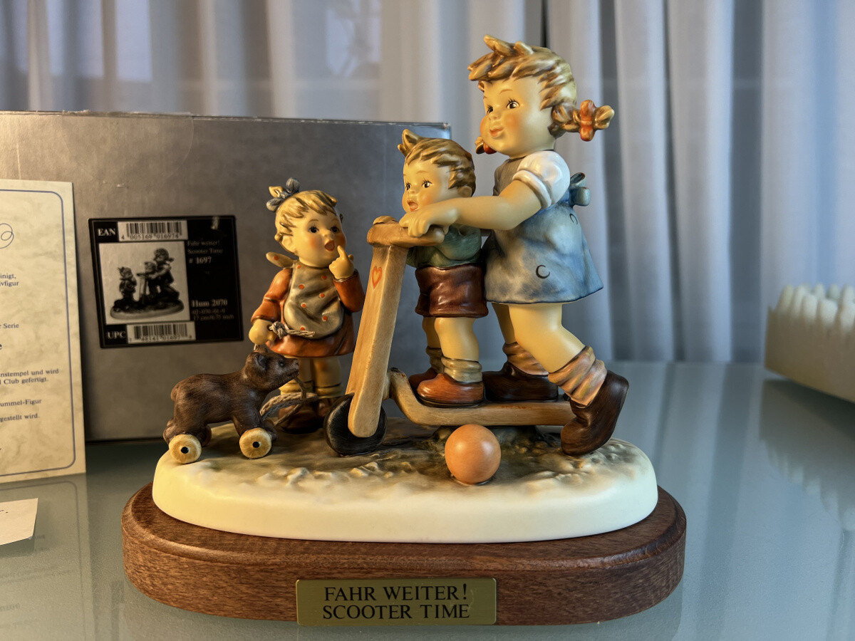 Hummel Figurine 2070 Continue 17cm. 1 Choice + Excellent Condition