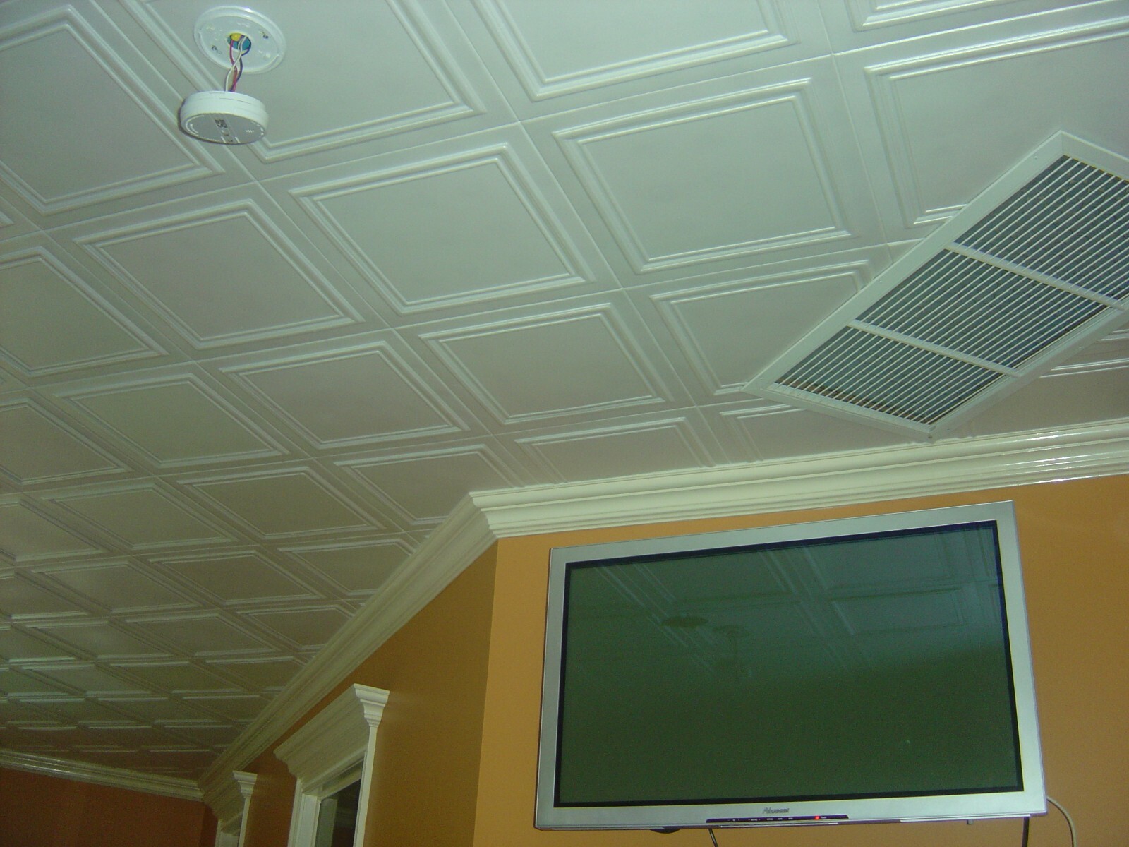 Decorative Ceiling Tiles Easy Installation Ultra Pure White SATIN painted R24W
