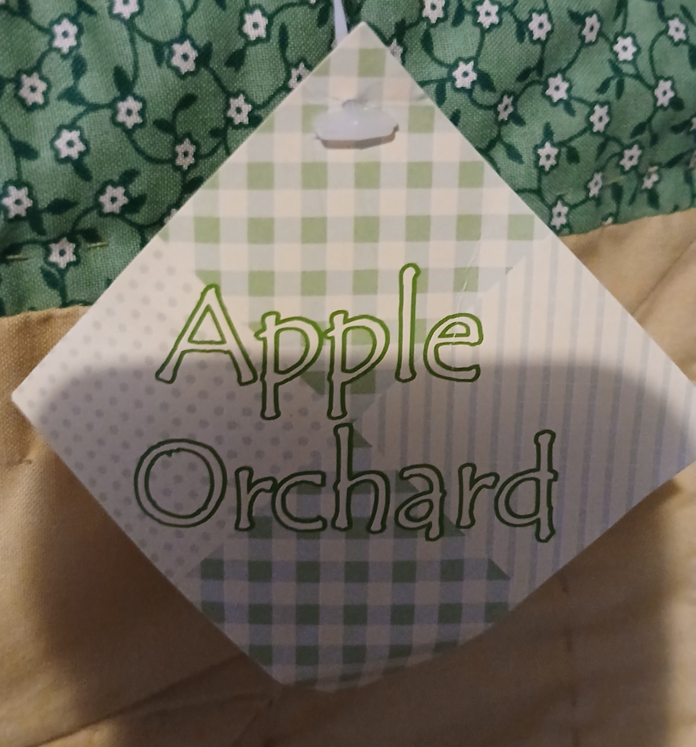 OUR FAMILY APPLE TREE BLANKET HOLDS 9 PICTURES 50X60